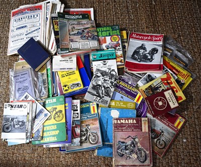 Lot 50 - A group of vintage motorcycle handbooks, books...