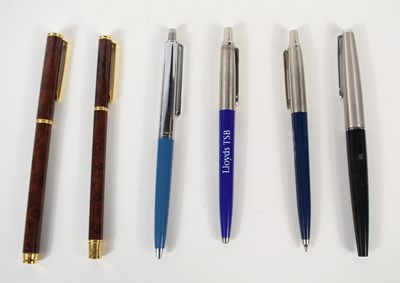 Lot 198 - A group of Parker fountain and ballpoint pens...
