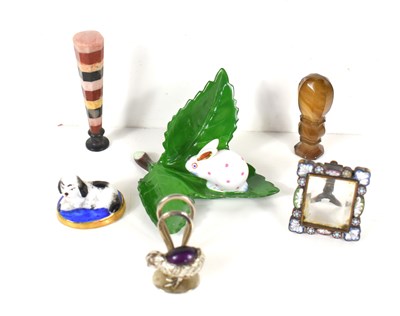 Lot 257 - A group of collectables to include miniature...