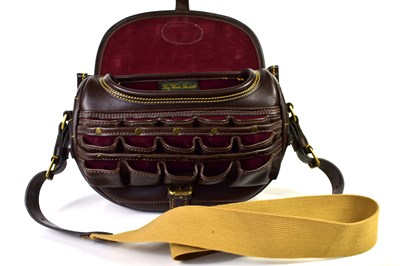 Lot 426 - A Ray Ward Gunsmith of Knightsbridge suede...
