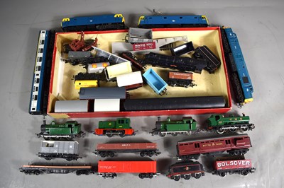 Lot 16 - A group of Triang & Hornby OO gauge steam and...