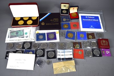 Lot 211 - A collection of commemorative coins and...