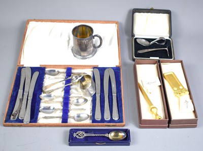 Lot 351 - A group of silver comprising a small silver...