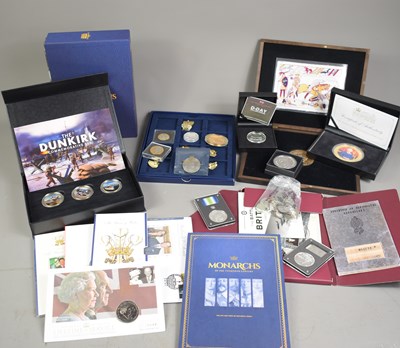 Lot 197 - A group of commemorative coins and medallions...