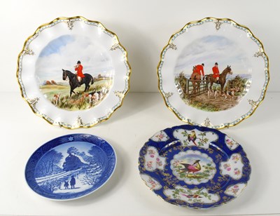 Lot 252 - A pair of Royal Crown Derby cabinet plates,...