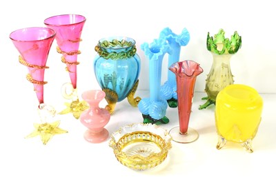 Lot 306 - A group of vintage coloured glassware to...