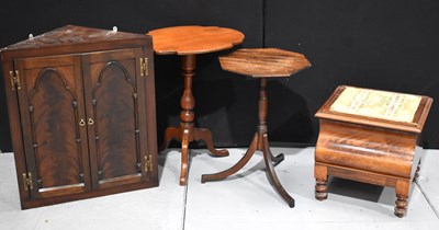 Lot 401 - A group of furinture to include a Victorian...