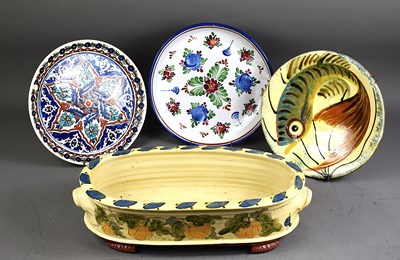 Lot 245 - A group of studio pottery to include an oval...