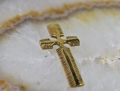 Lot 7 - A 9ct gold cross pendant, cross 5cm by 2.4cm,...