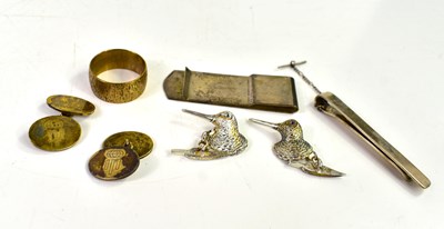 Lot 48 - A selection of gentlemans silver, to include a...