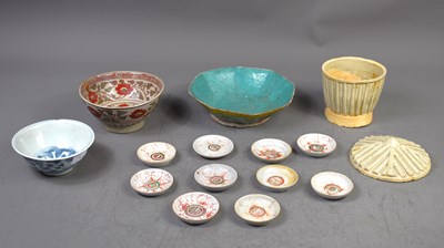 Lot 144 - A group of Chinese porcelain comprising ten...