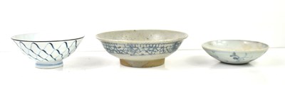 Lot 13 - A Chinese Ming dynasty blue and white...