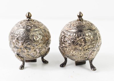 Lot 149 - A pair of Indian white metal salt / pepper...