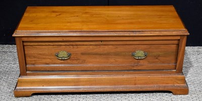 Lot 347 - An Edwardian mahogany blanket chest with...