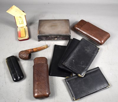Lot 28 - A group of collectables to include leather...