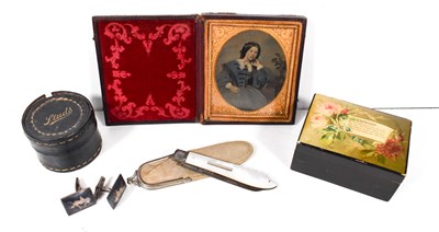 Lot 25 - A Victorian deguerrotype depicting portrait of...