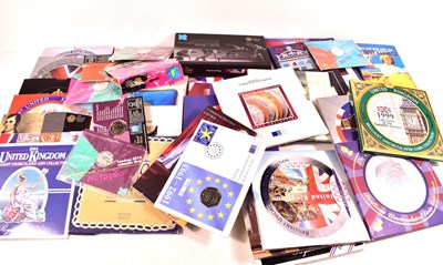 Lot 252 - A large group of Royal Mint coin packs to...
