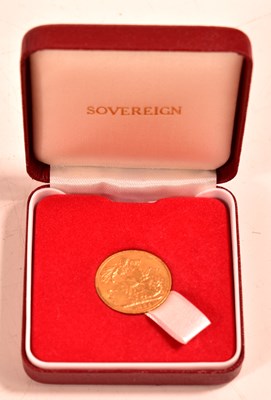 Lot 327 - A Queen Victoria full gold sovereign,...