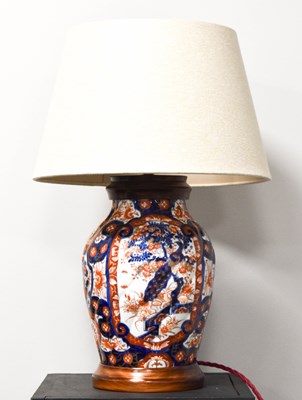Lot 30 - A 19th century Imari pattern Chinese porcelain...