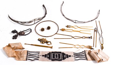 Lot 18 - A selection of Georgian and later jewellery...