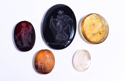 Lot 32 - A group of 19th century and earlier intaglios...