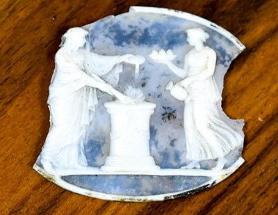 Lot 13 - A rare 19th century oyster shell cameo, carved...