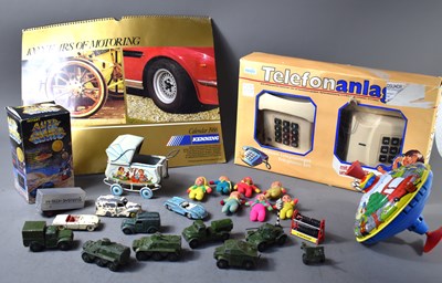 Lot 396 - A group of vintage toys to include a Prefo...