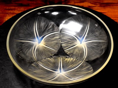 Lot 44 - A Rene Lalique "Volubilis" pattern glass bowl,...