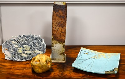 Lot 117 - A group of Studio ware pottery, to include...