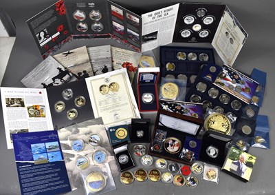 Lot 226 - A collection of coins to include Change...