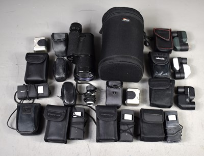 Lot 472 - A group of monoculars to include Regent 10x50,...