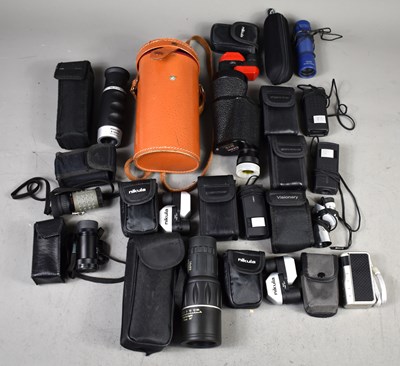 Lot 484 - A group of monoculars to include examples by...