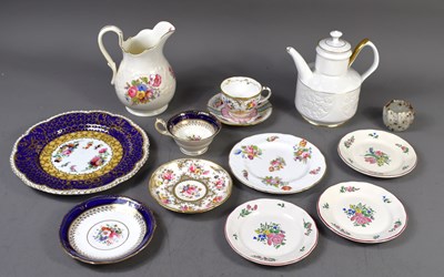 Lot 100 - A group of porcelain to include a Coalport...
