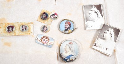 Lot 40 - A delightful group of jewellery miniatures...