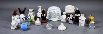 Lot 171 - A group of vintage kitchenalia to include a...