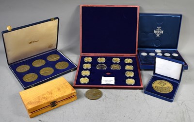 Lot 22 - A group of coins and medallions to include...