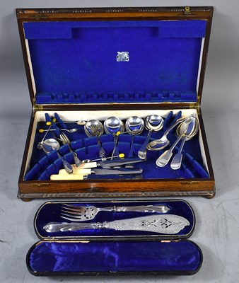 Lot 127 - A cased set of silver plate fish servers, with...