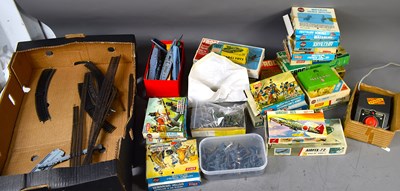 Lot 307 - A group of Airfix figures and soldiers, HO/OO...