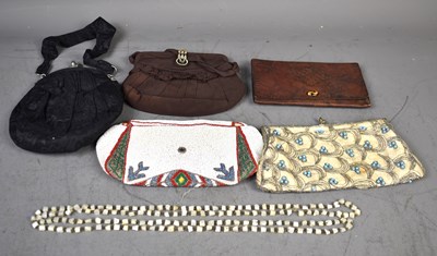 Lot 326 - A group of vintage evening bags to include an...