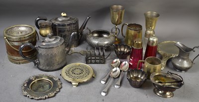 Lot 132 - A group of silver plated items to include...
