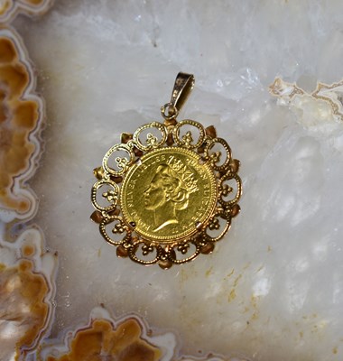Lot 214 - A Queen Elizabeth II gold half sovereign dated...