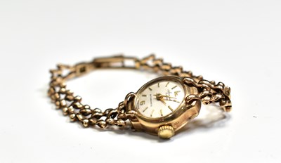 Lot 105 - A 9ct gold Accurist ladies wristwatch, 21...