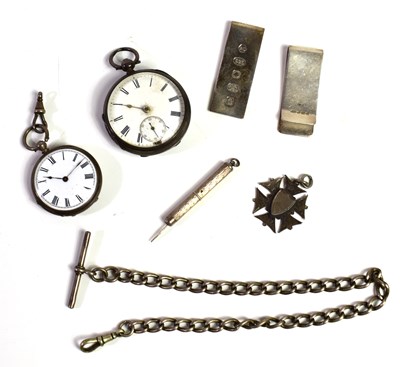 Lot 121 - A group of silver to include a 19th century...