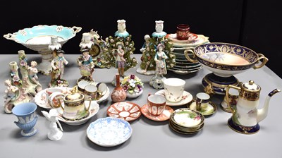 Lot 209 - A large group of porcelain to include a...