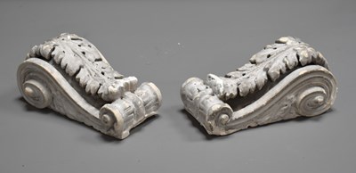 Lot 140 - A pair of plaster acanthus leaf corbels,...