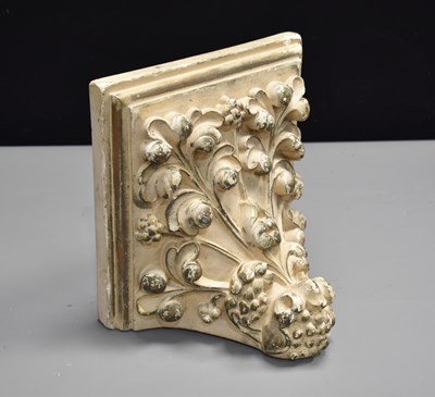 Lot 146 - An early 20th century plaster corbel of...