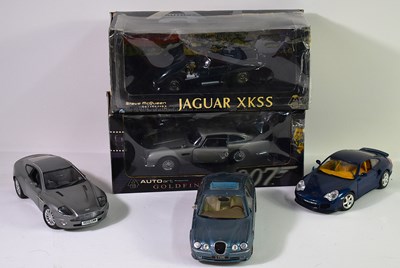 Lot 308 - A group of diecast vehicles to include a boxed...