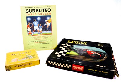 Lot 441 - A 1960s original Scalextric set, with the...
