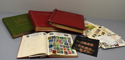 Lot 75 - A collection of stamps to include 12 Penny...