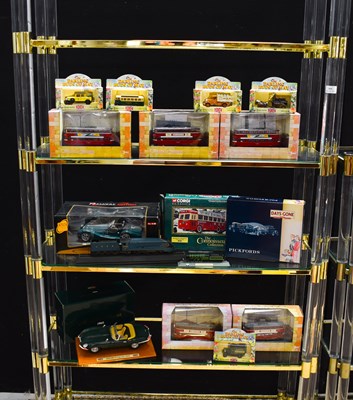 Lot 428 - A group of model vehicles, to include a Burago...